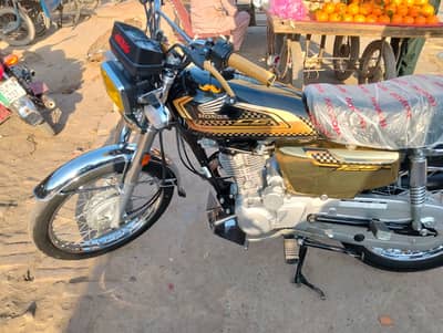 | Honda | CG 125 Golden Edition | Model 2025 | Condition 10/10 |