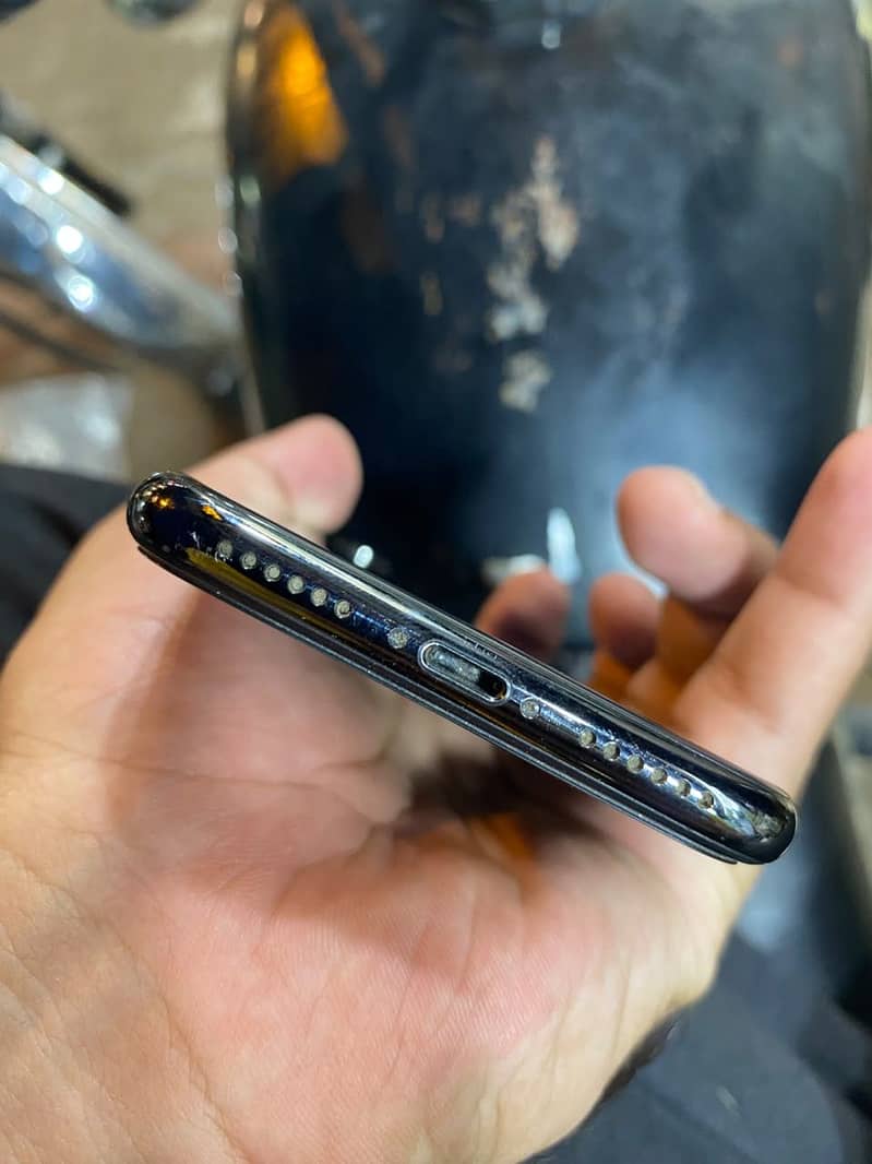 Apple iPhone X 1