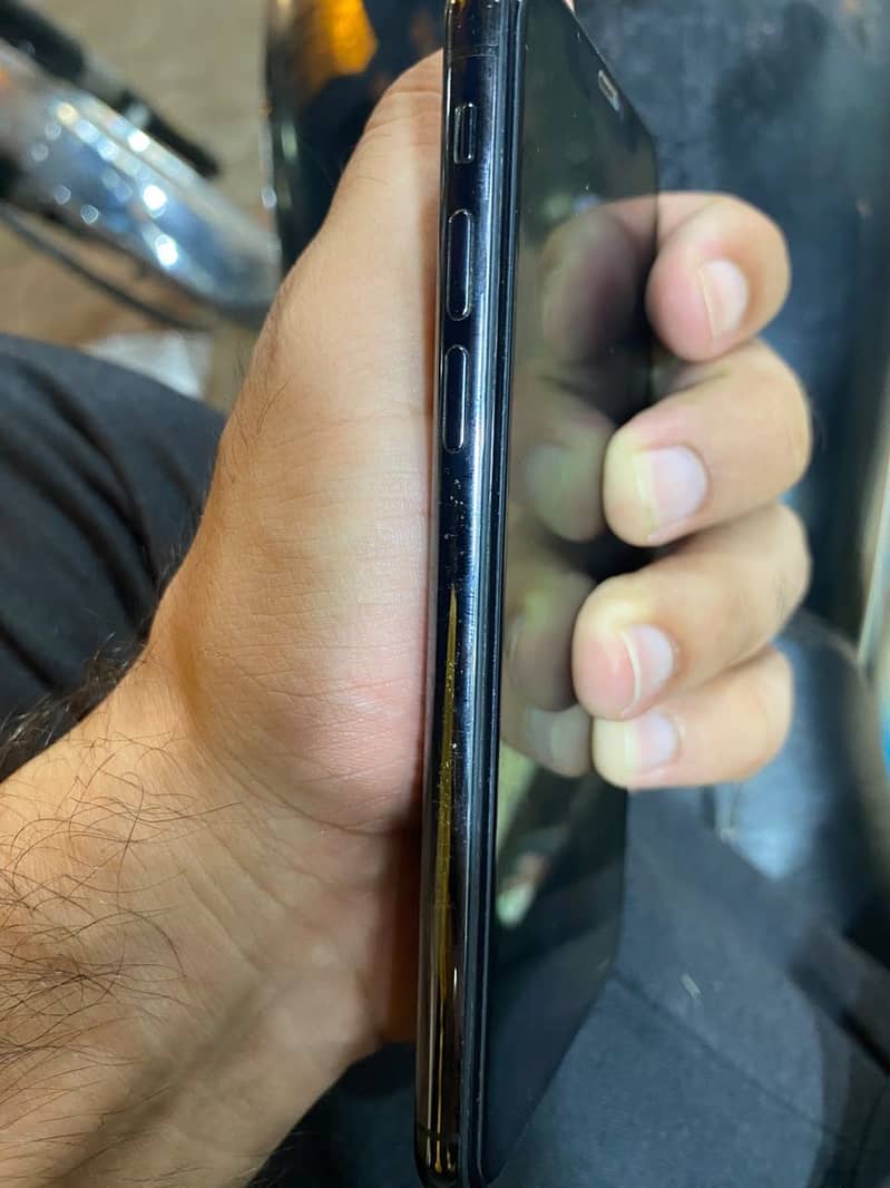 Apple iPhone X 5