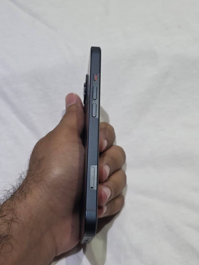Apple iPhone 13 5
