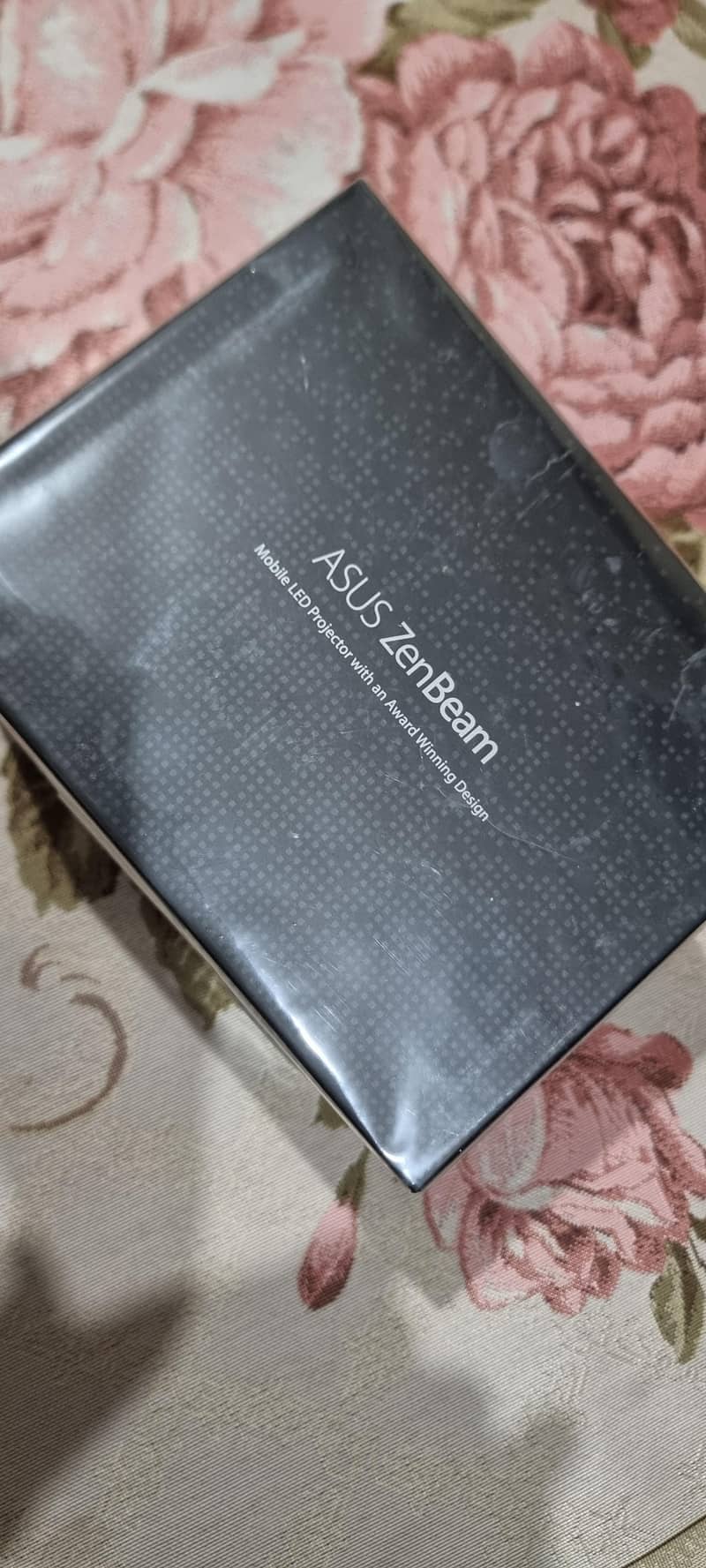 Asus zenbeam E2 box packed projector 1