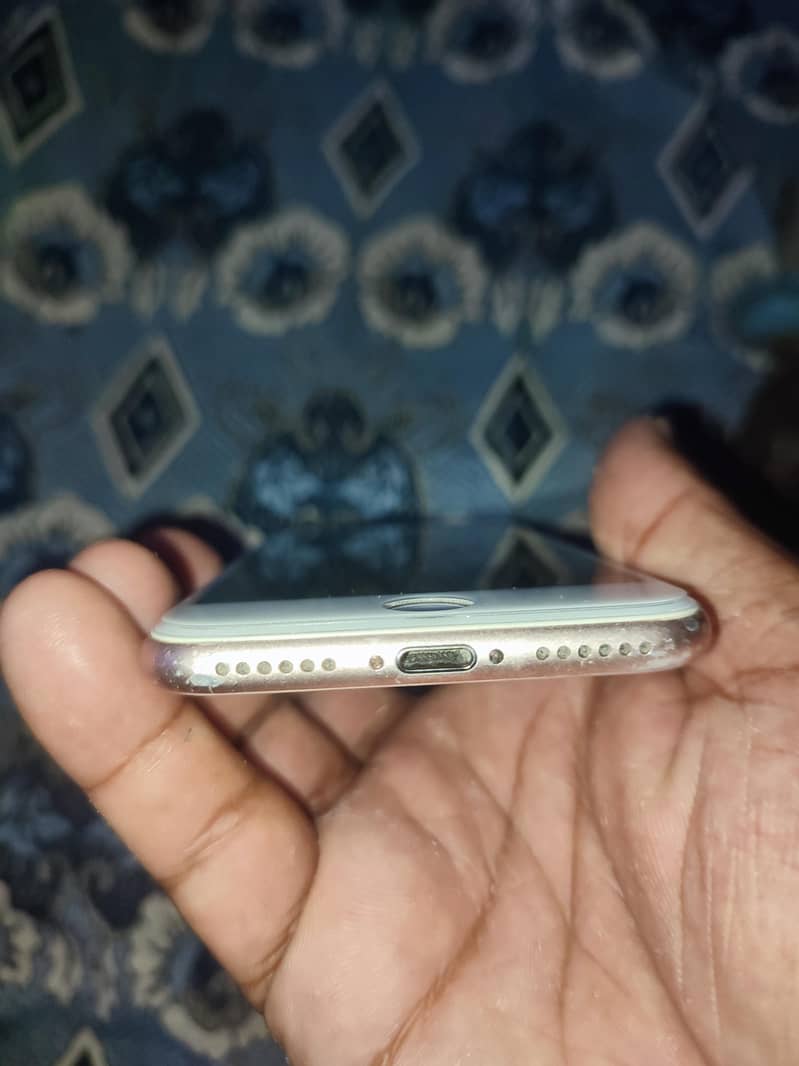 Apple iPhone 8 2