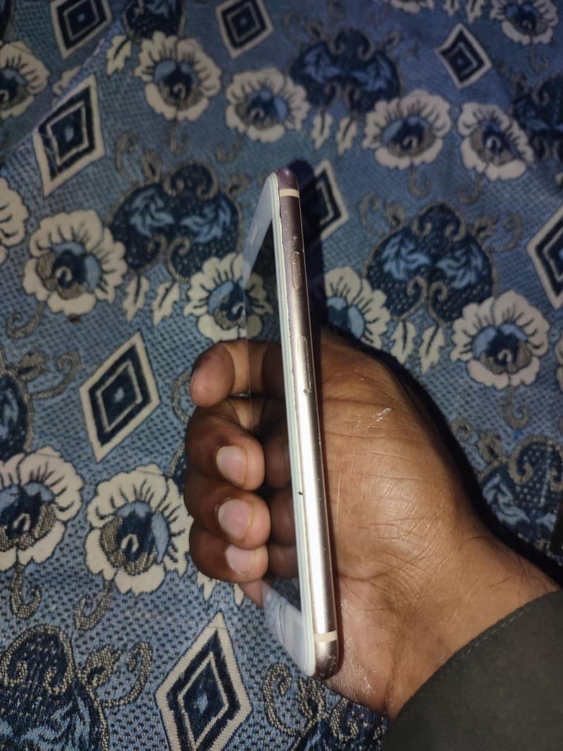 Apple iPhone 8 5