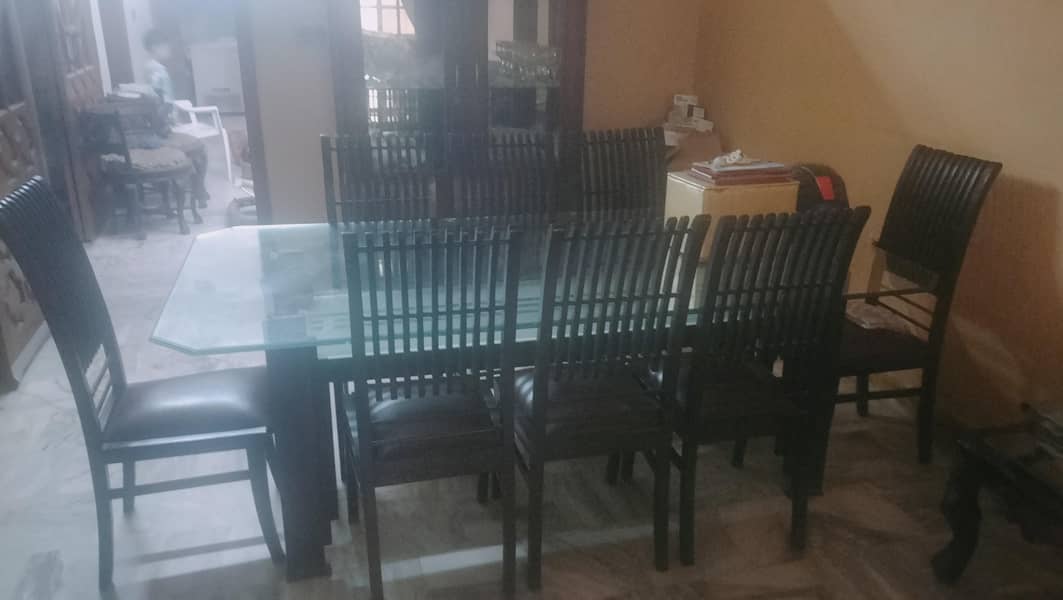 Dining table 0