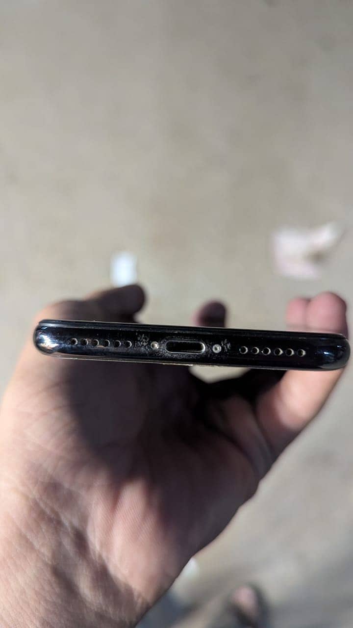 Apple iPhone X 5