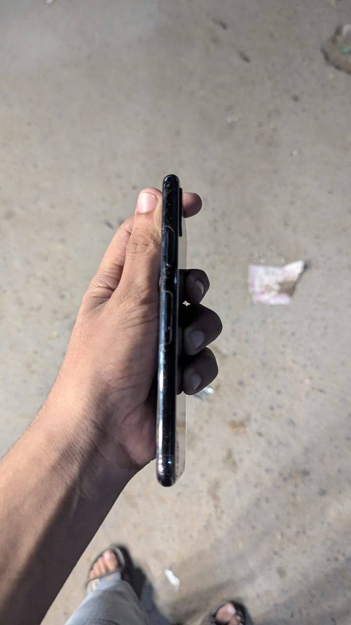 Apple iPhone X 6