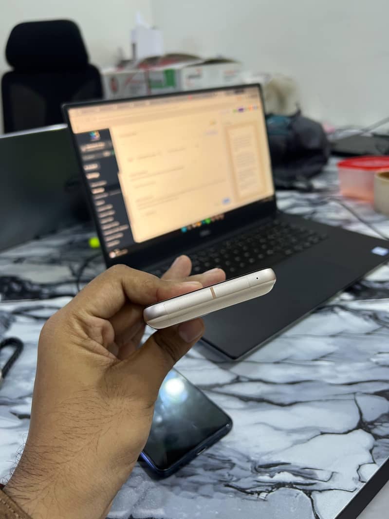 Google Pixel 8 3