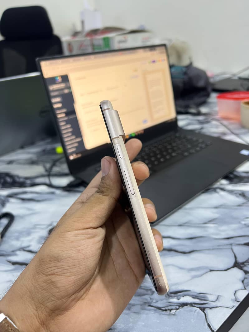 Google Pixel 8 5