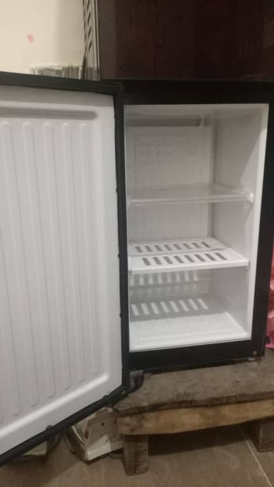 Pel Water Dispenser Hot & Cool + Mini Fridge. Only 6 Months Used .