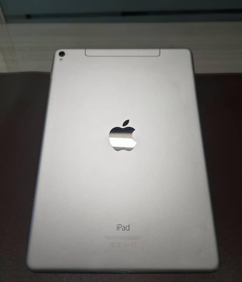 iPad Pro 9.7 WiFi & SIM 1