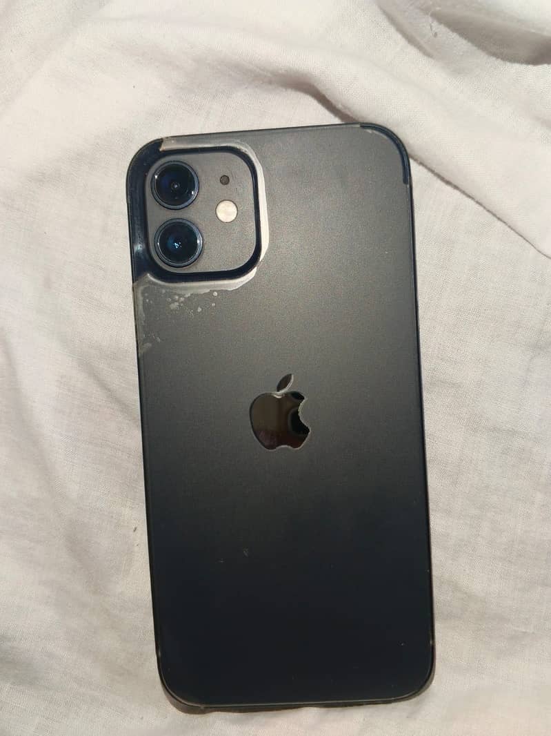 Apple iPhone 12 4