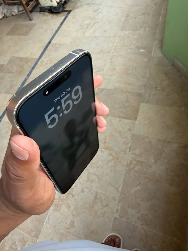 Apple iPhone 14 Pro Max 3