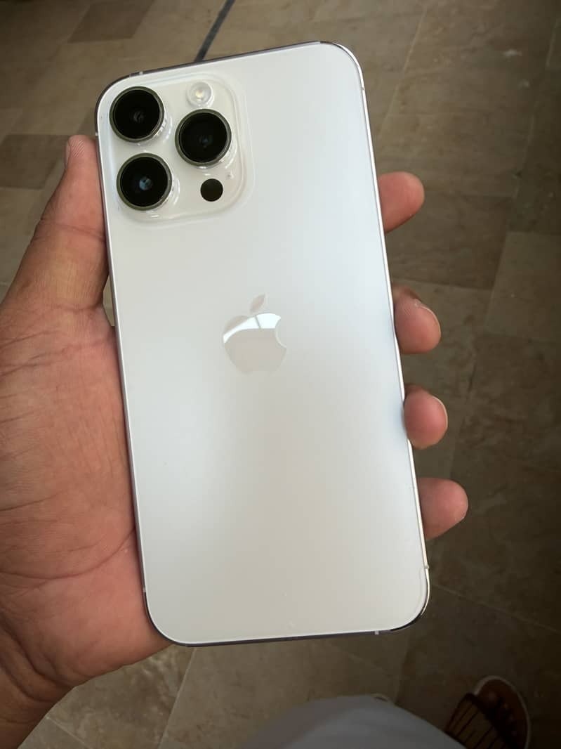 Apple iPhone 14 Pro Max 8