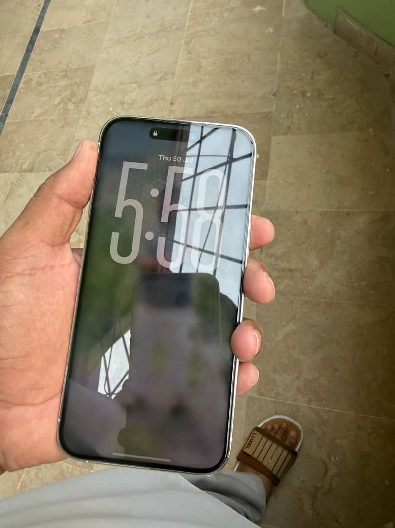 Apple iPhone 14 Pro Max 9