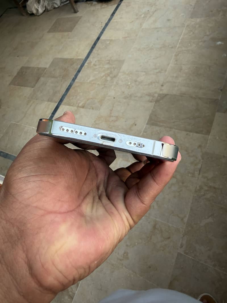 Apple iPhone 14 Pro Max 10
