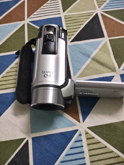 Canon Handycam R11