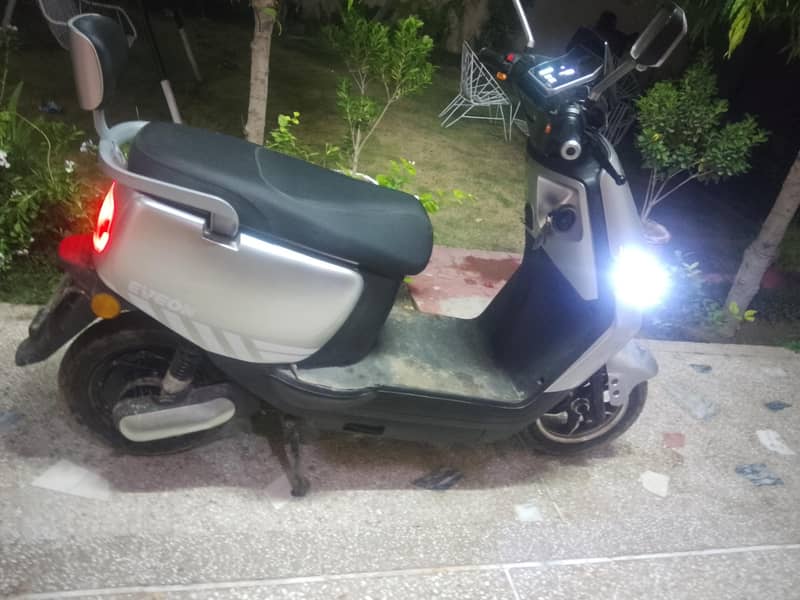 eveon n7 max totally new 1.5 months used Lithium battery 1