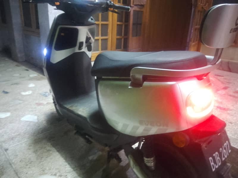 eveon n7 max totally new 1.5 months used Lithium battery 3