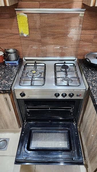 NasGas Cooking Range | 3 Burner 1 Door | Excellent Condition | 9/10