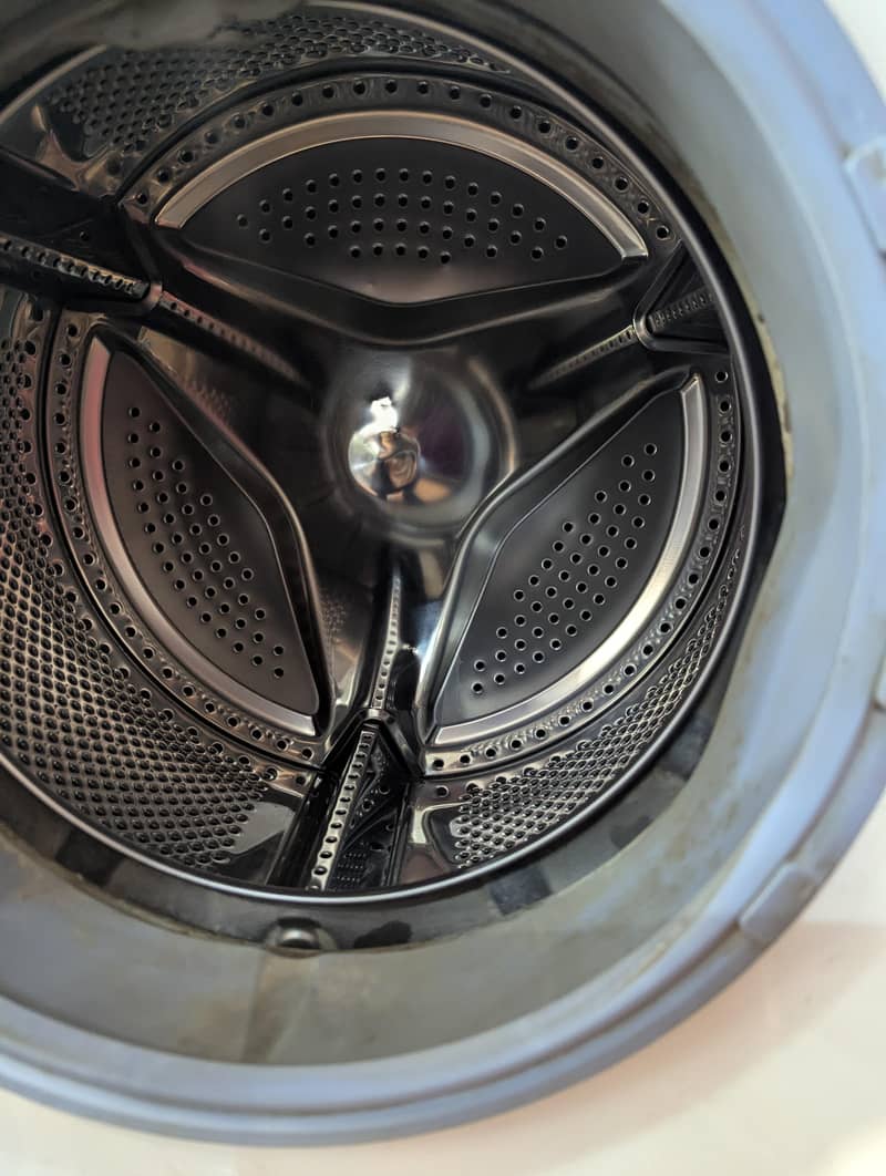 Haier Powerfull fully automatic front-load 1