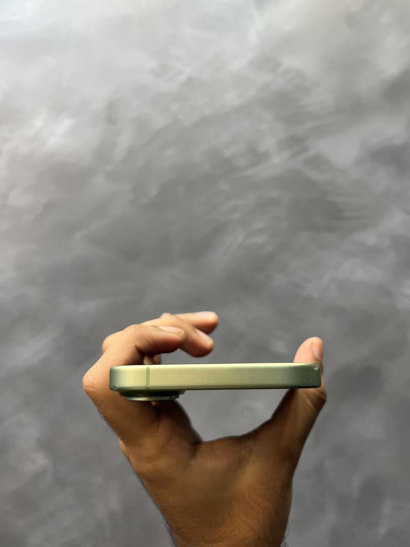 Apple iPhone 17 4
