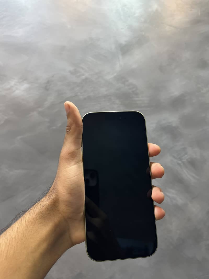 Apple iPhone 17 6