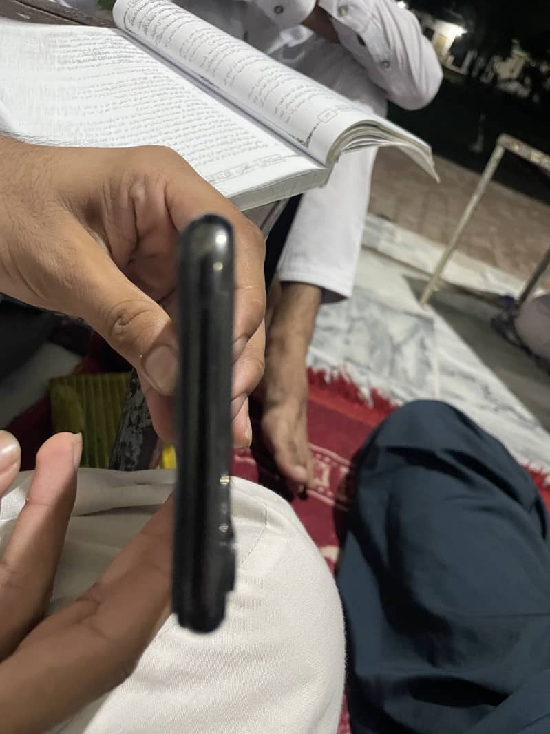 Apple iPhone X 5