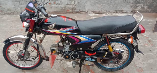 Honda CD 2009 model bike in good condition. All Punjab number