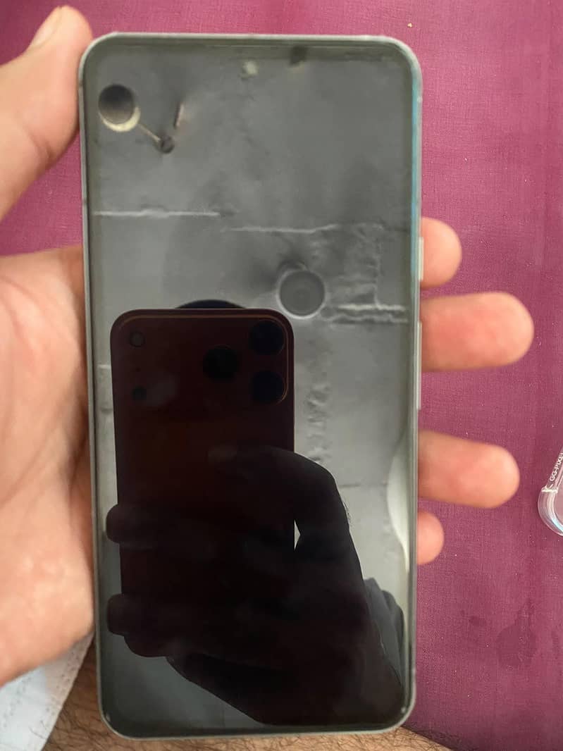 Google Pixel 8 4