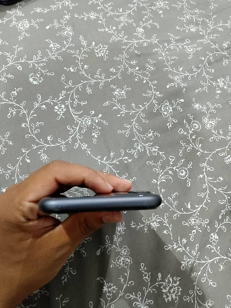 Apple iPhone 11 2