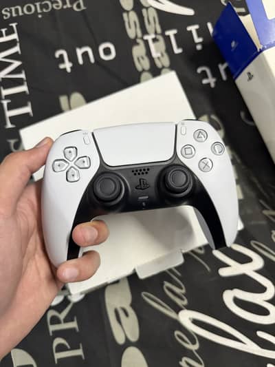 PS5 controller dual sense