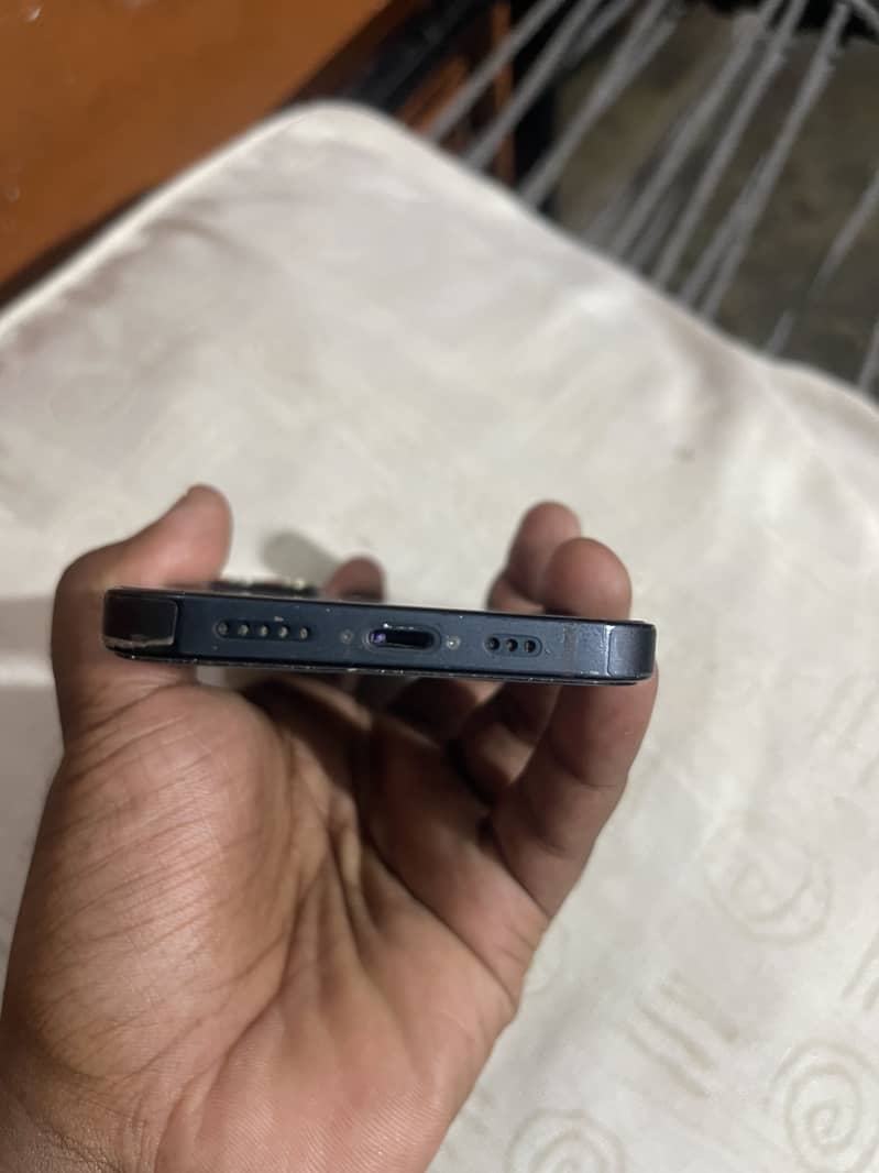 Apple iPhone 13 1