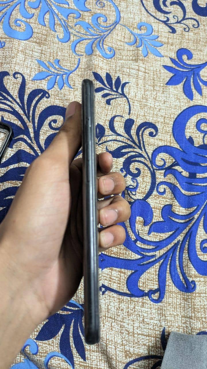 OPPO A76 3