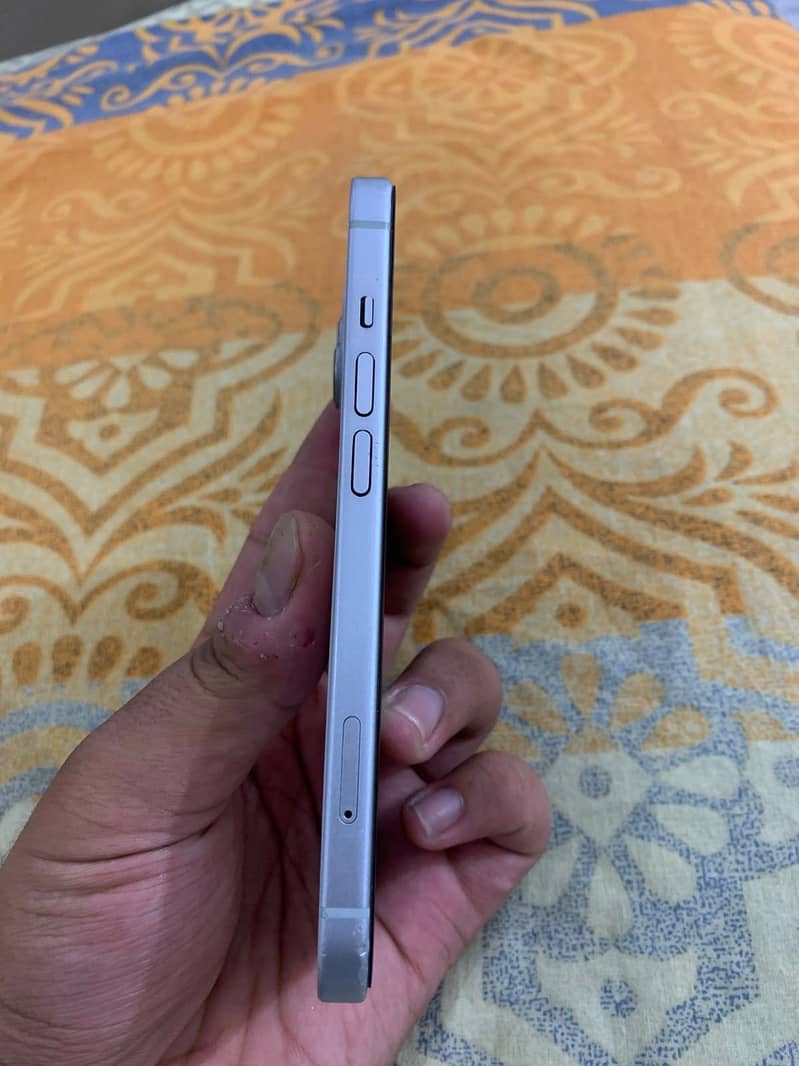 Apple iPhone 15 3