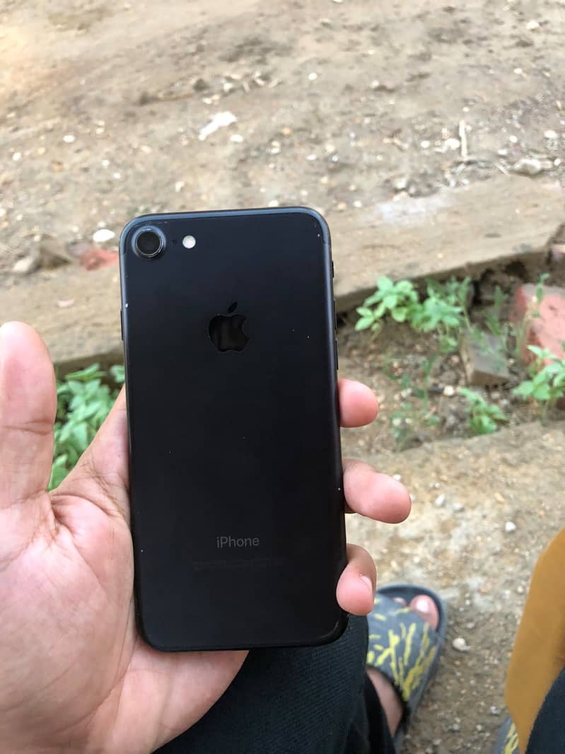 Apple iPhone 7 7