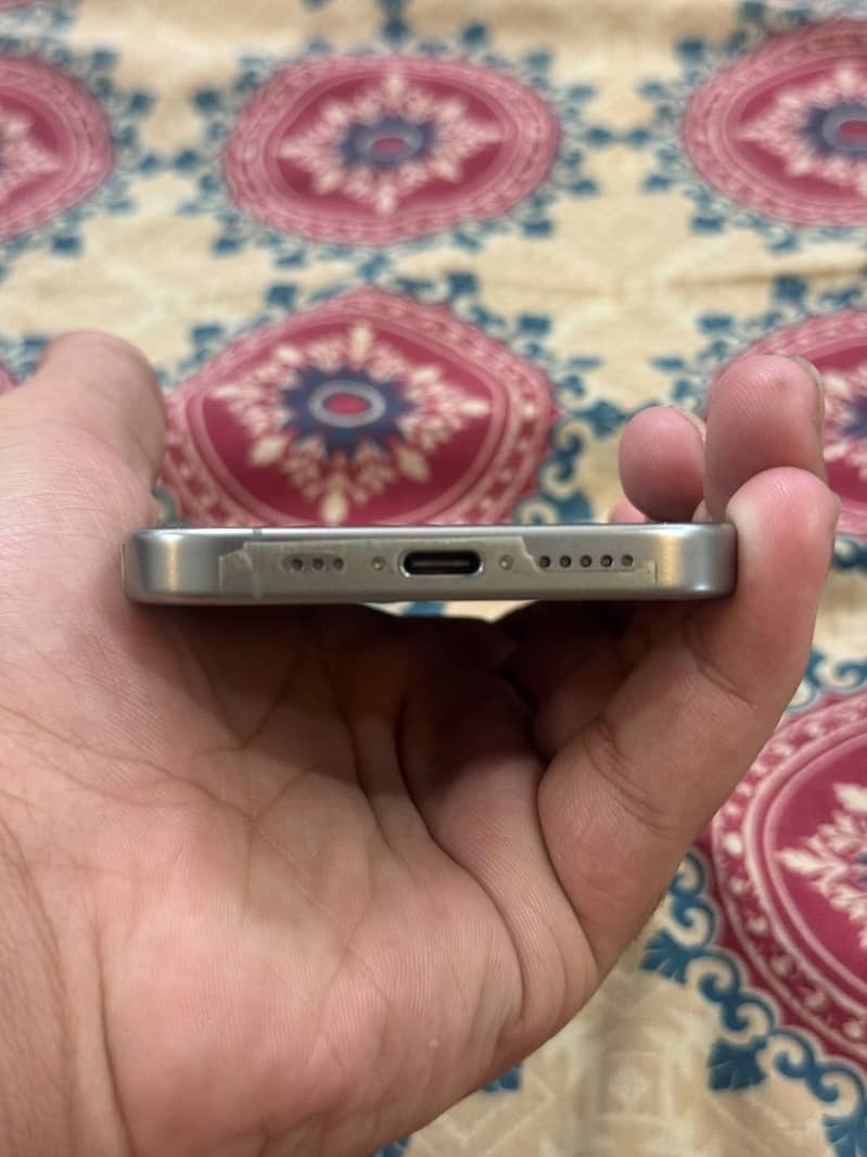 Apple iPhone 15 Pro 7
