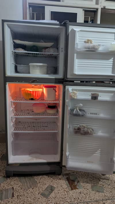 Dawlance fridge for sell