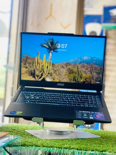 MSI GAMING laptop Cyborg 15 A13v. i7/13th . 16/512 GB. Rtx 4060 8 GB