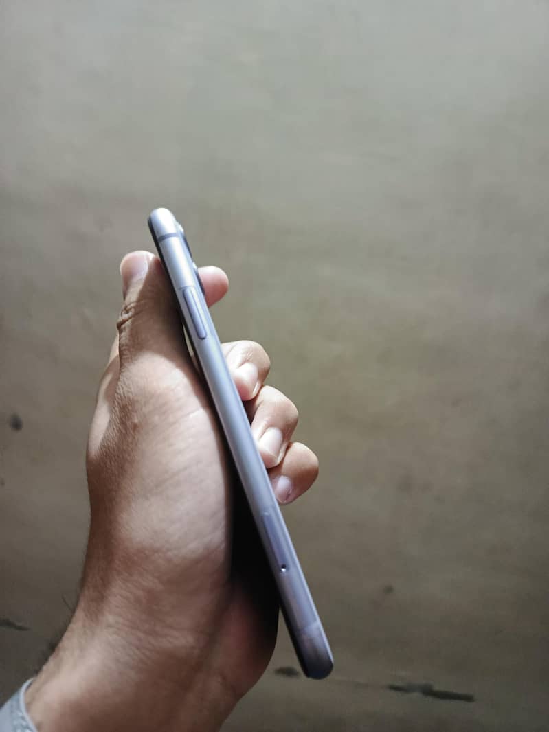 Apple iPhone 11 2