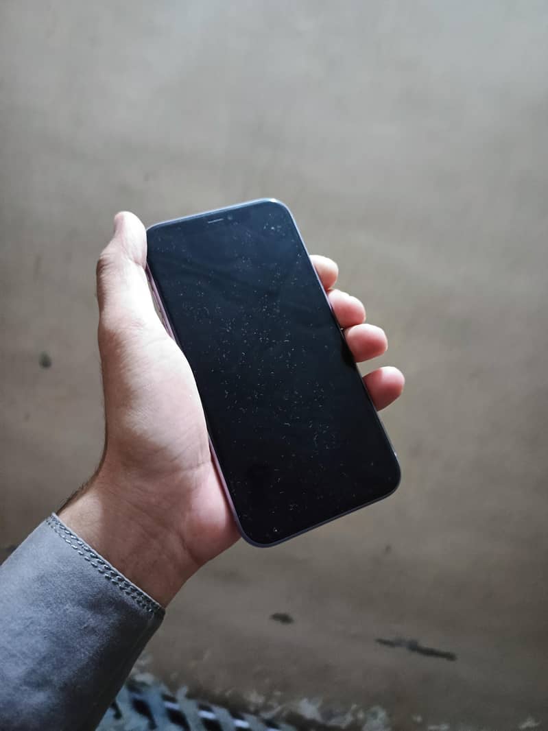 Apple iPhone 11 4