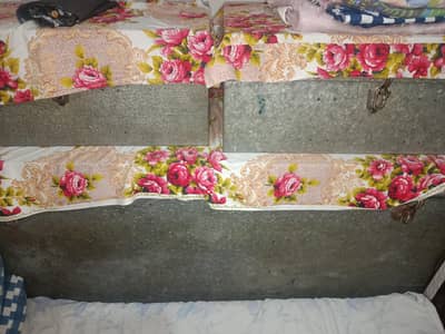2 full petti set hen