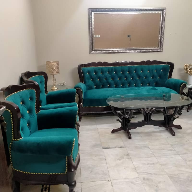 entique sofa set 0