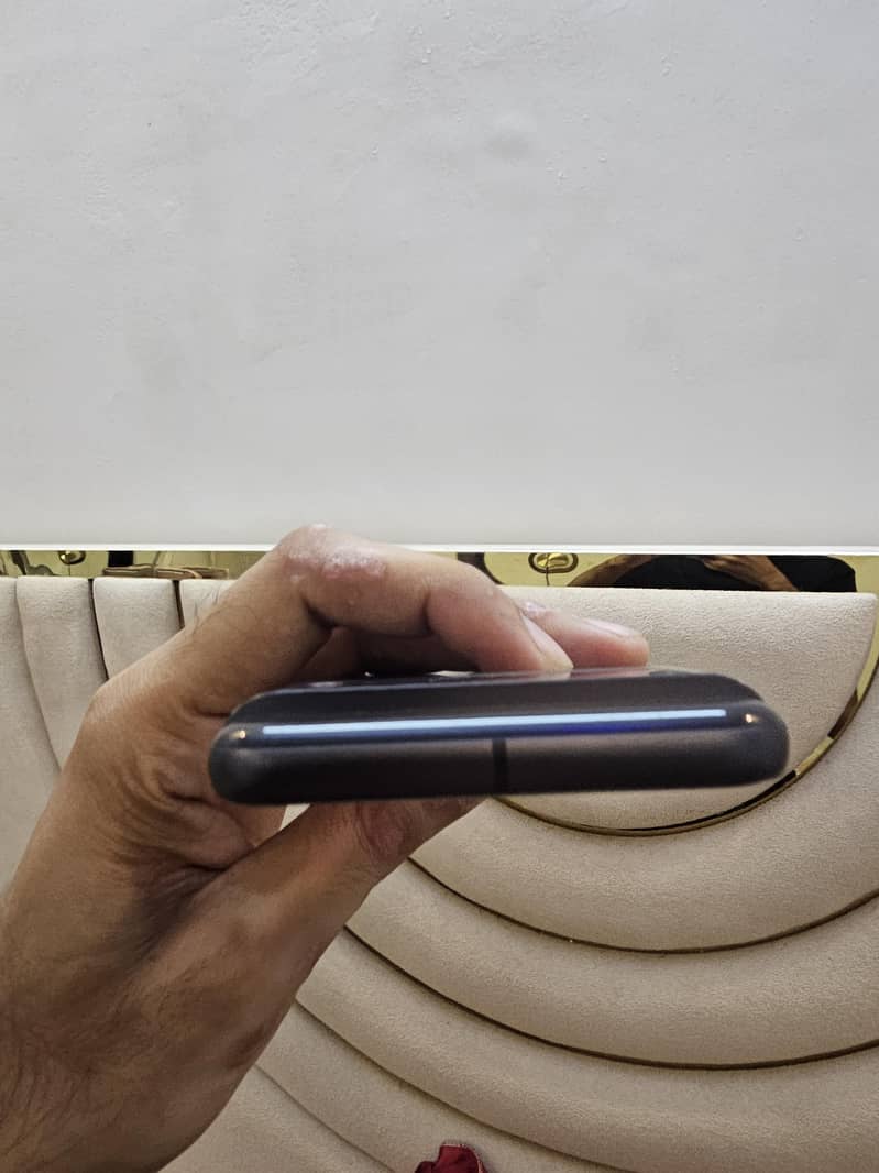 Google Pixel 8 4