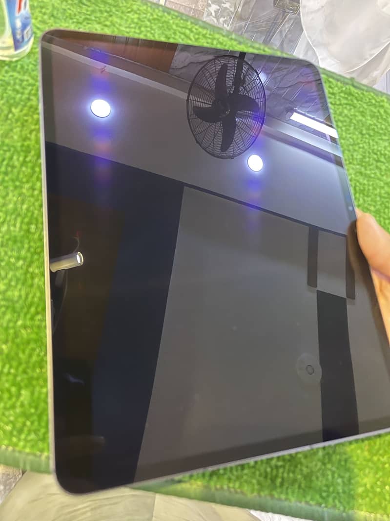 Ipad m4 12.9 inch 5