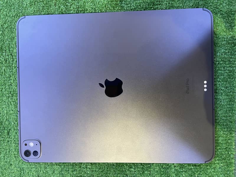 Ipad m4 12.9 inch 6