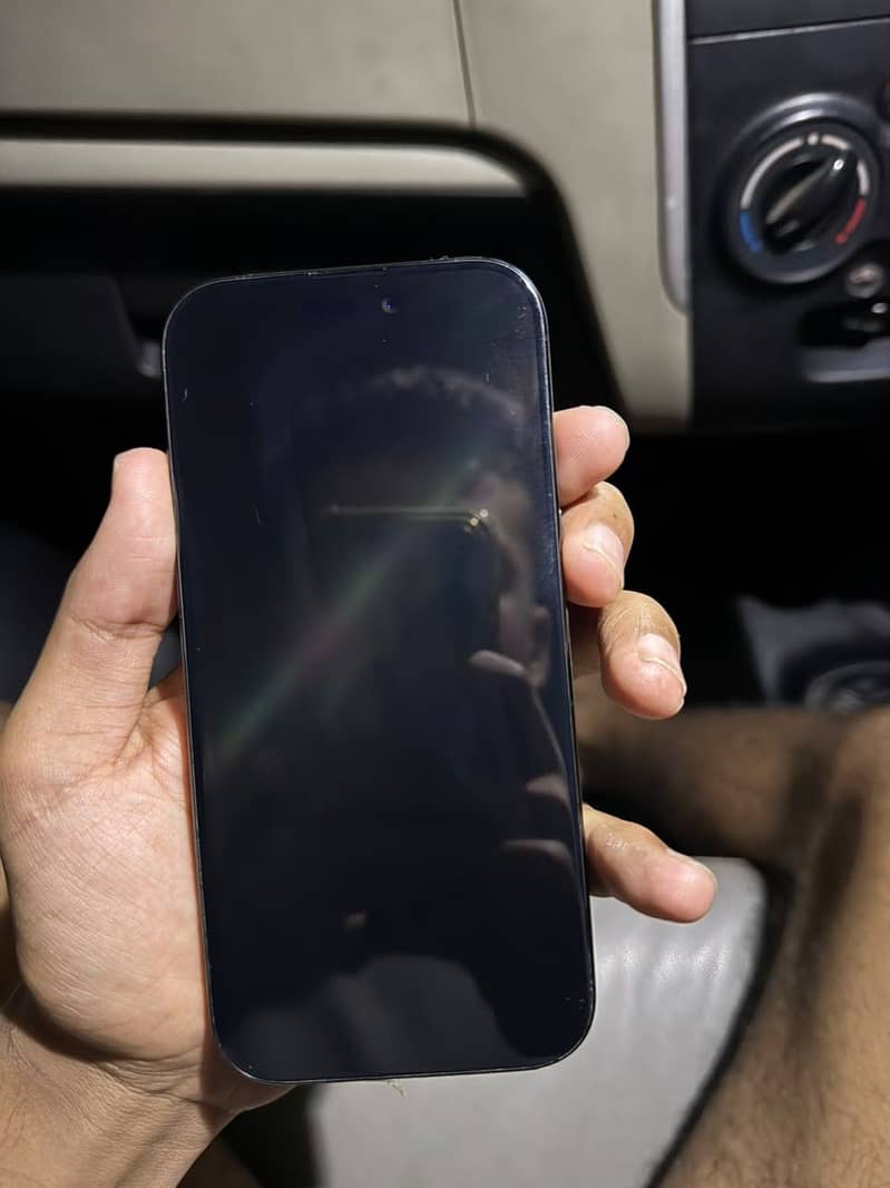 Apple iPhone 16 Pro 0