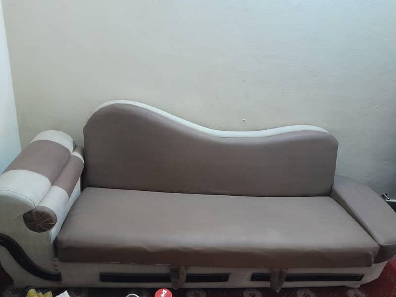 3 seater sofa 0