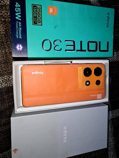 Infinix Note 30 / 16 gb Ram / 256 gb / 45W