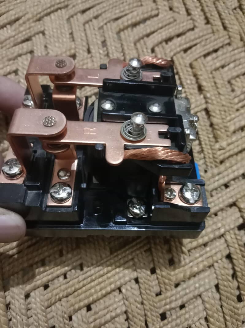 Double pole automatic relay switch 2