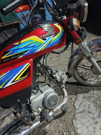 Honda CD 70 model 2020/21 total ganiun bike ha Sirf saaf honey wali ha